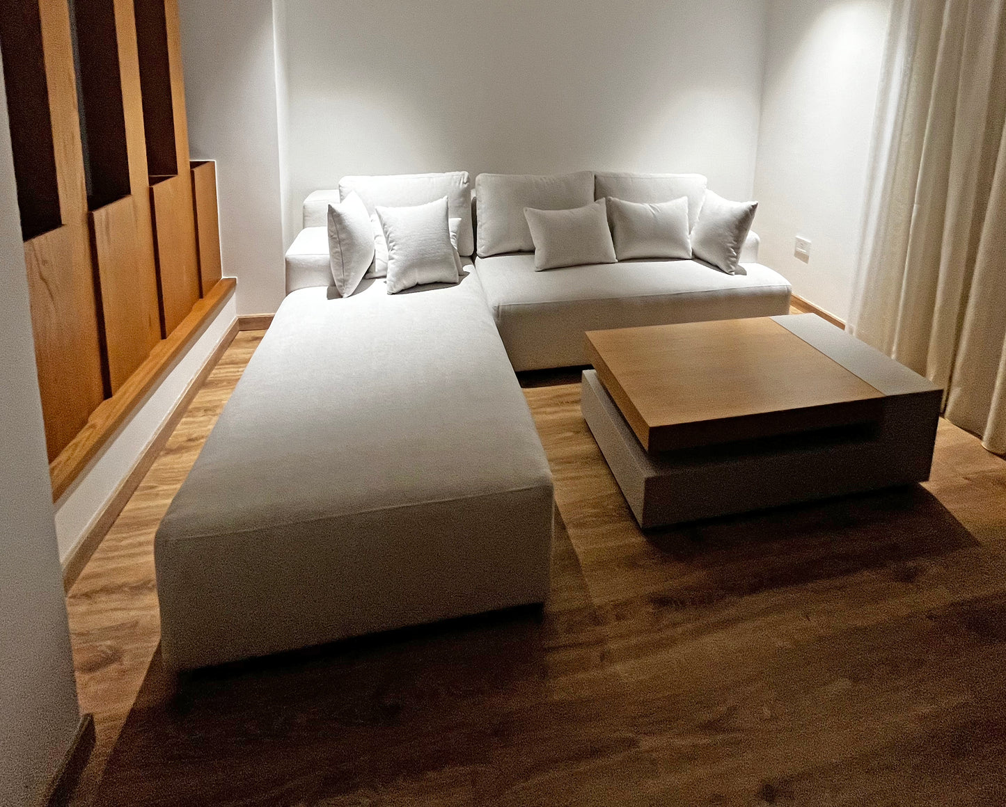Beige L-Shape Scala