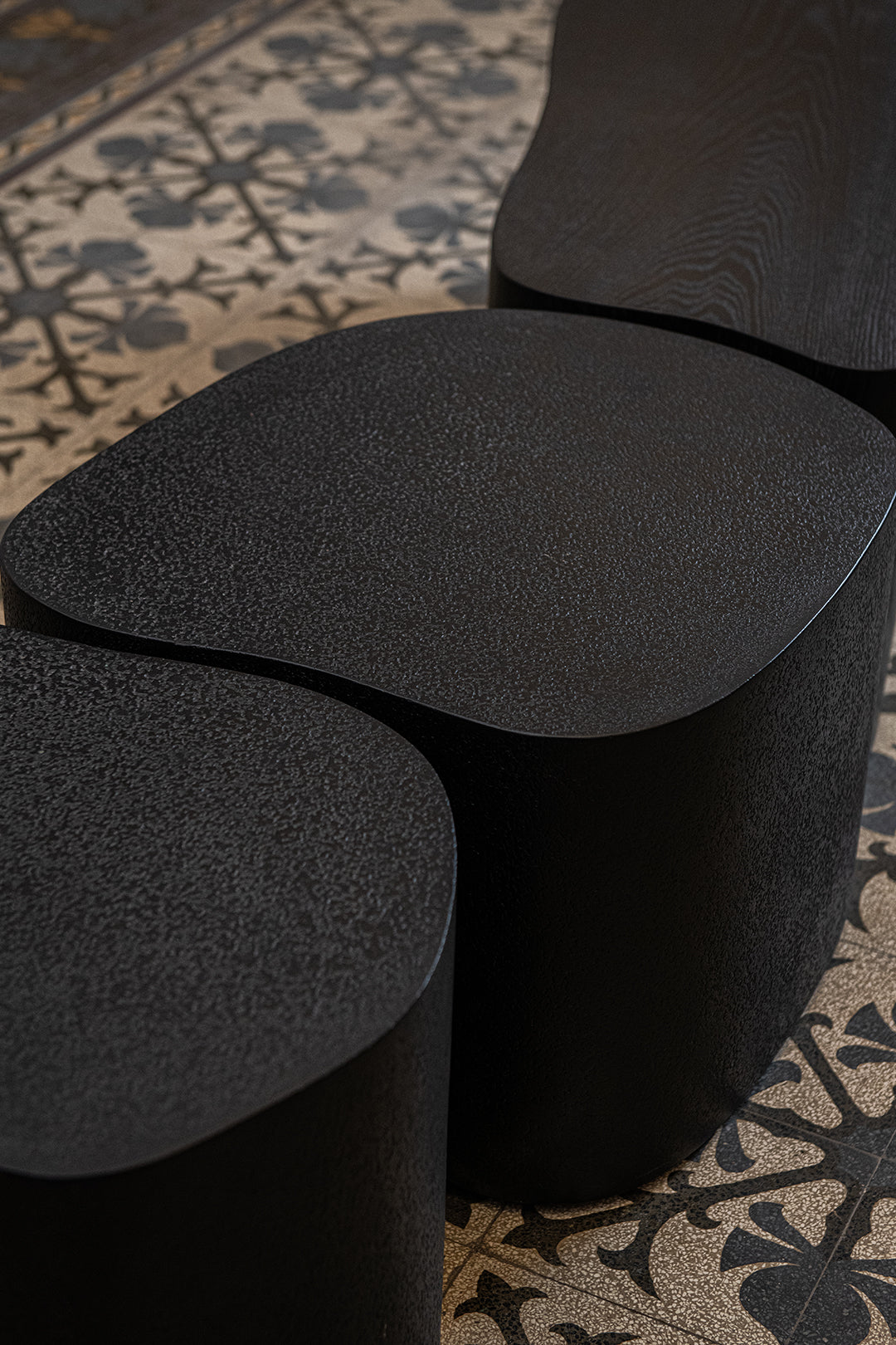 Black O bench