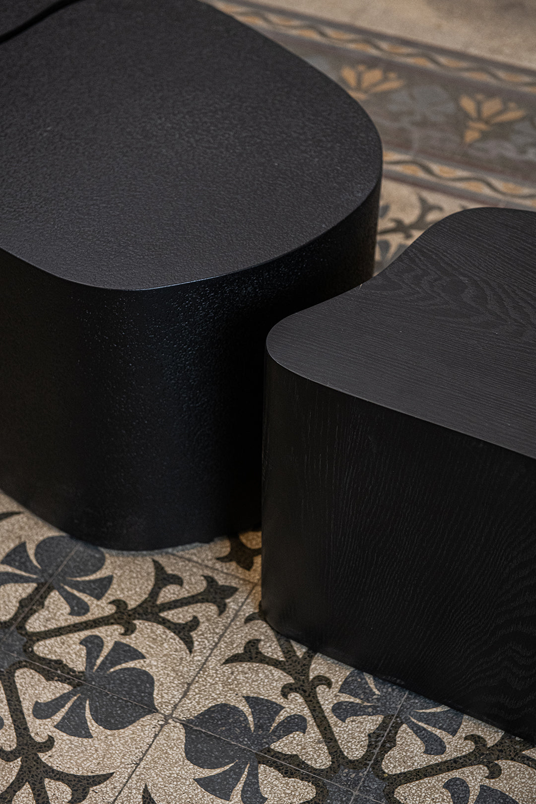 Black O bench