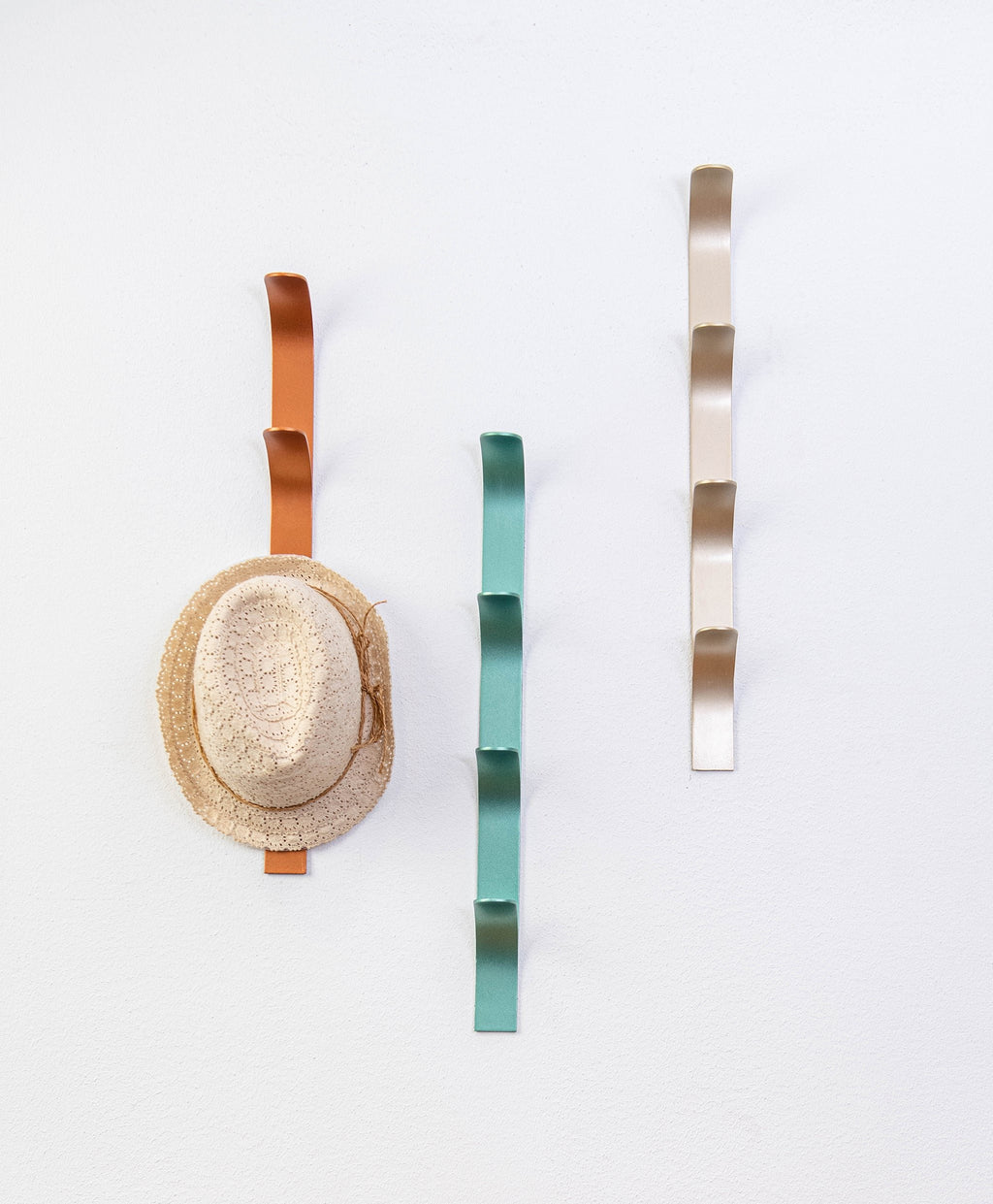 Leaf Hanger - Metallic Aqua